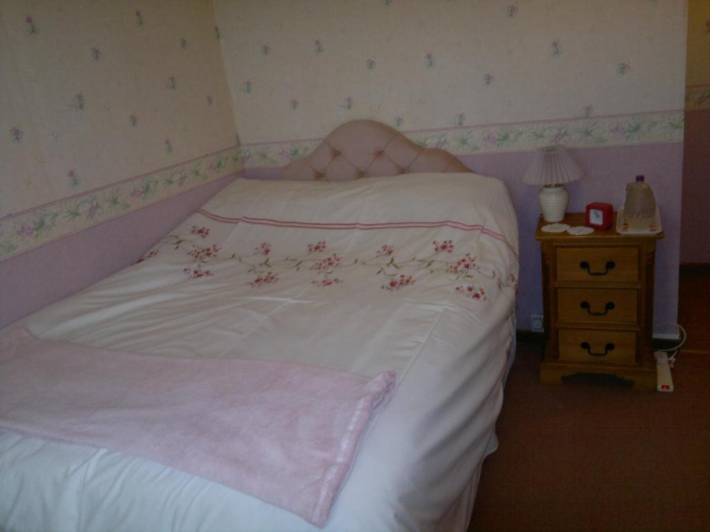 Bed and Breakfast La Maison Jaune Bouresse Номер фото