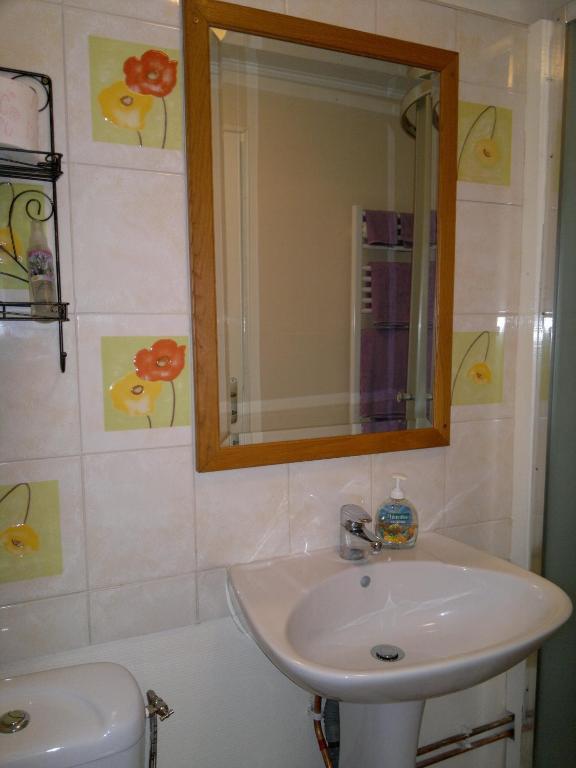 Bed and Breakfast La Maison Jaune Bouresse Экстерьер фото